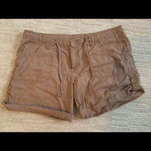 Size 13 khaki cargo shorts